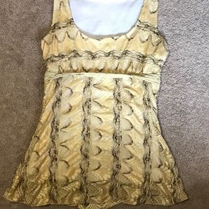 (3/$15) lacy Vanity tank top size small